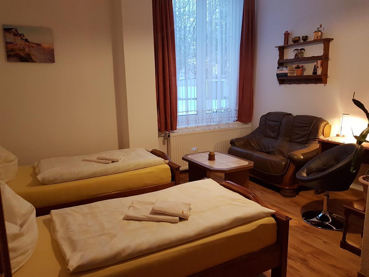 Hôtel Landhaus Dargelin à Behrenhoff Extérieur photo